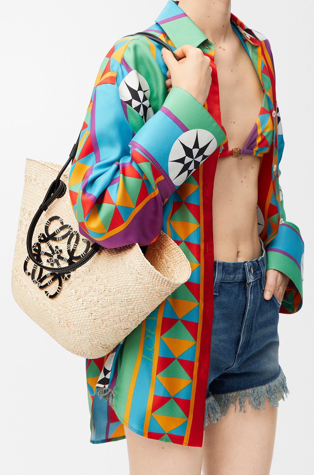 LOEWE アナグラム バスケットバッグ ミディアム（イラカヤシ&カーフ） ナチュラル/ブラック