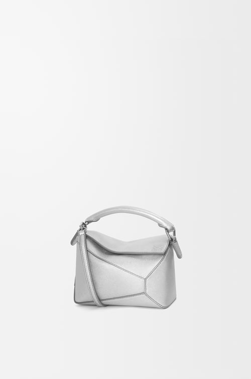 LOEWE Bolso Puzzle mini en piel de cordero Plata