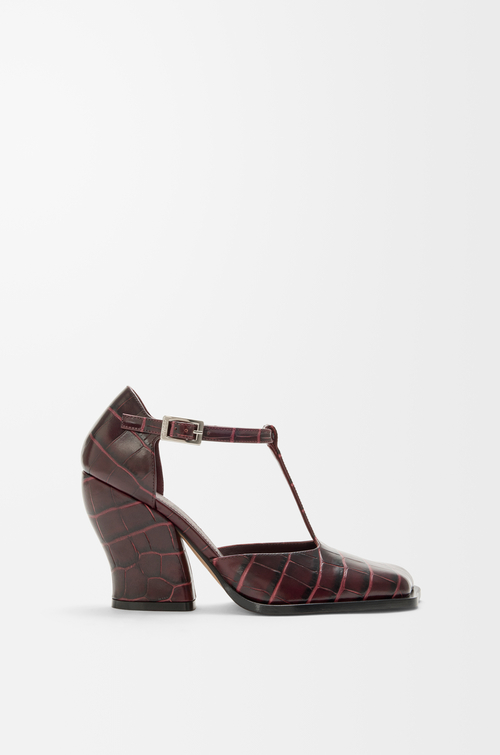 LOEWE Onda T-bar pump in embossed calfskin Burgundy