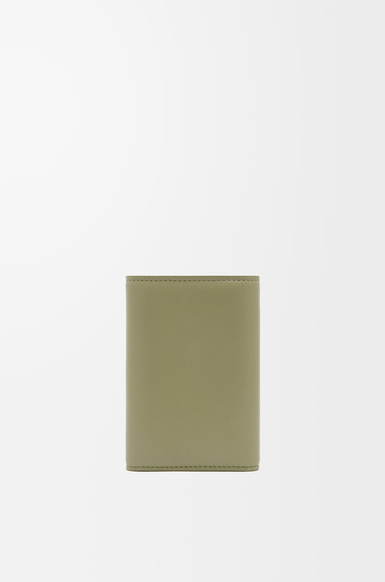 LOEWE 亮面納帕小牛皮 Puffer Anagram 小型直式錢包 尤加利綠