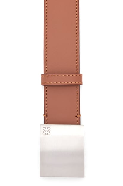LOEWE Cinturón en piel de ternera lisa con placa LOEWE Bronceado/Paladio plp_rd