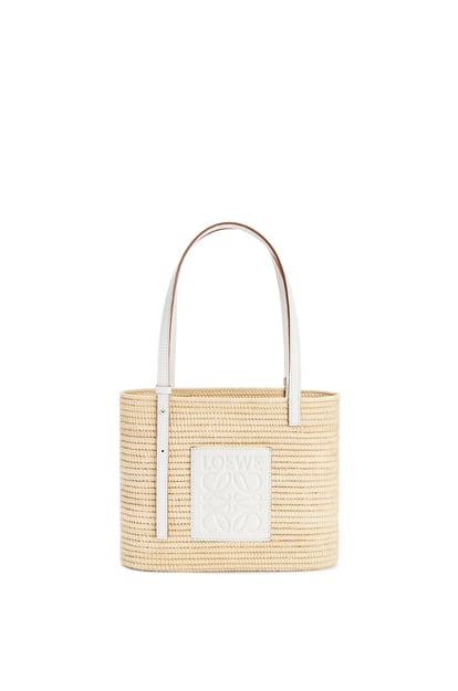LOEWE Small Square Basket bag in raffia and calfskin 自然色/白色