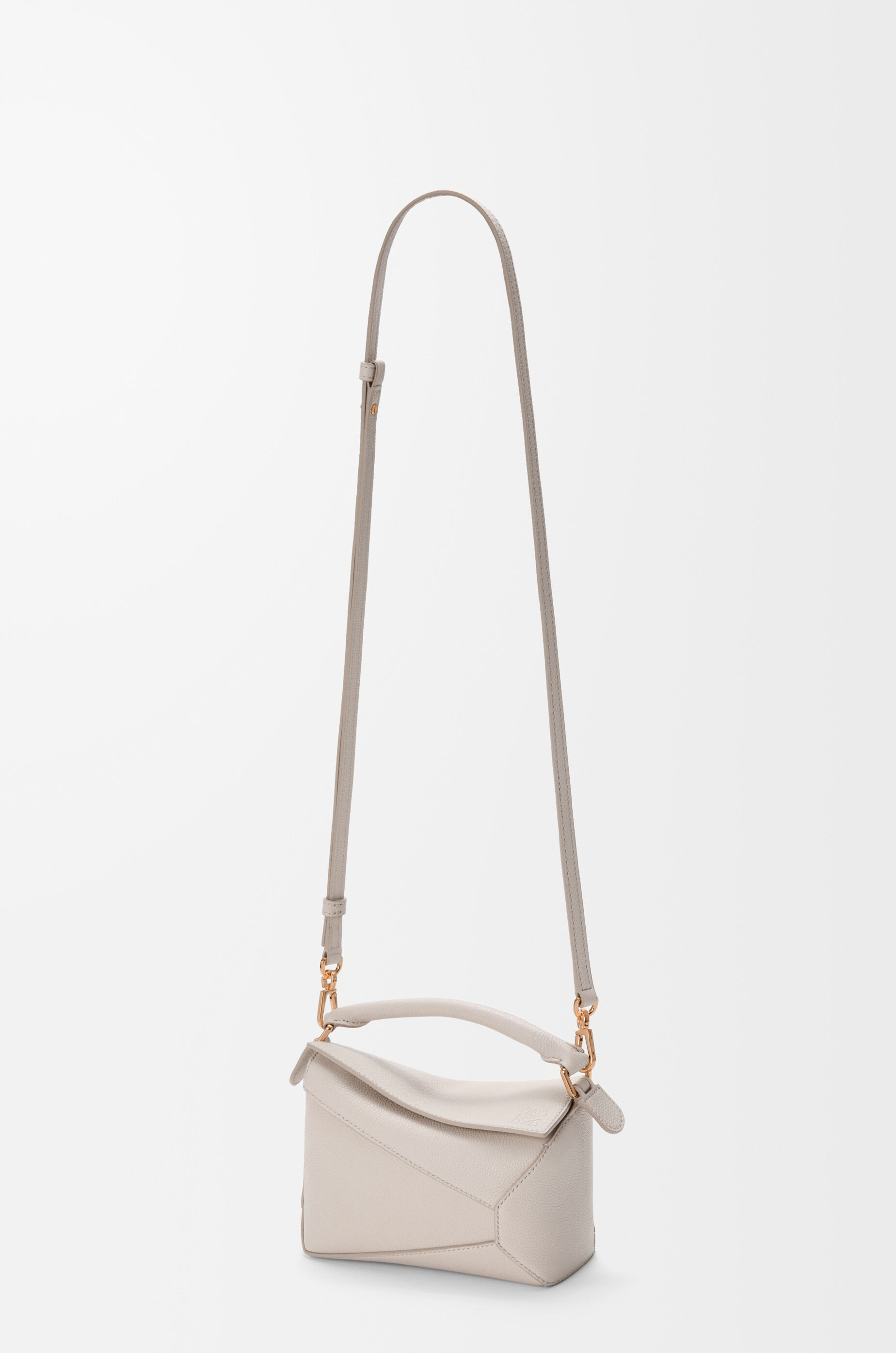 パズルエッジ バッグ ミニ（ソフトグレインカーフ） グレー - LOEWE