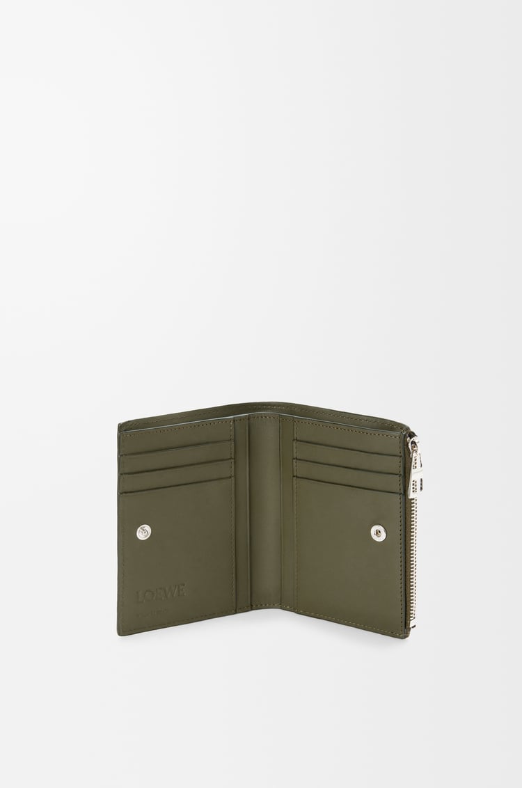LOEWE スリム コンパクト ウォレット（ソフトグレインカーフ） カーキグリーン