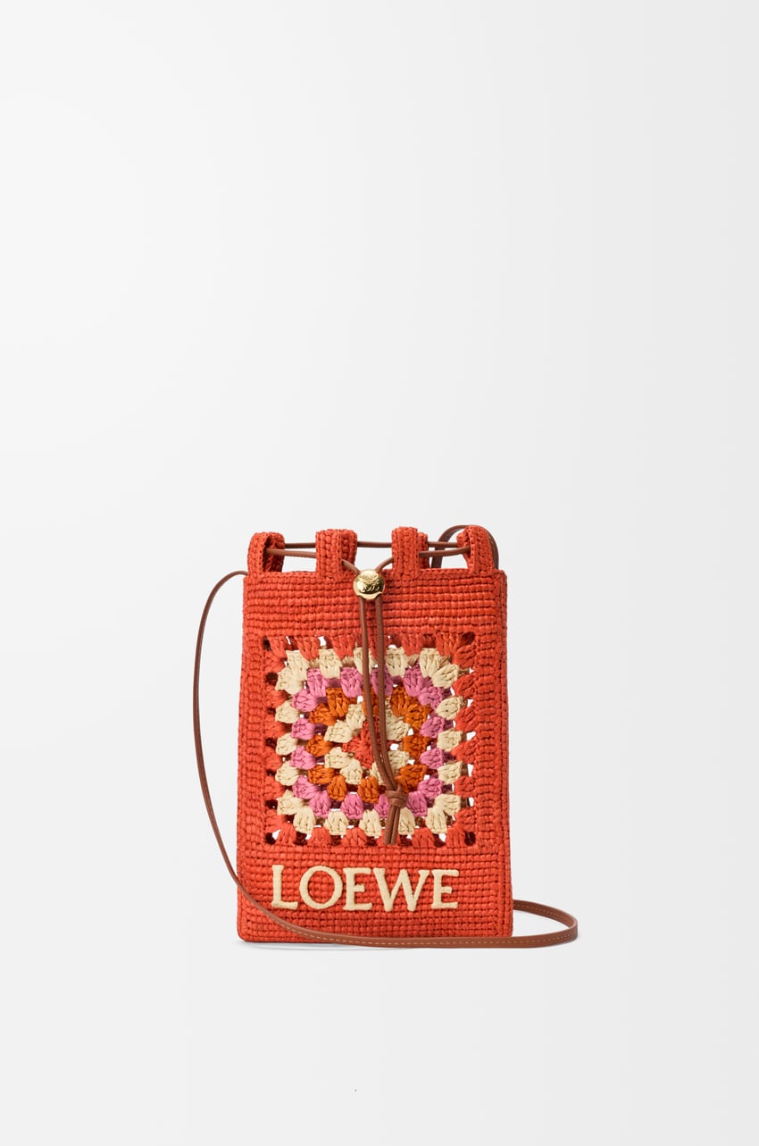 Drawstring pocket in classic calfskin and raffia