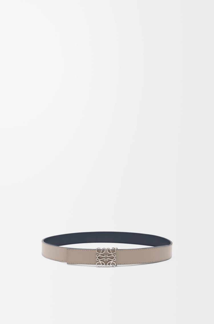 LOEWE Ceinture réversible Anagram en cuir de veau lisse Bleu Marine/Sable