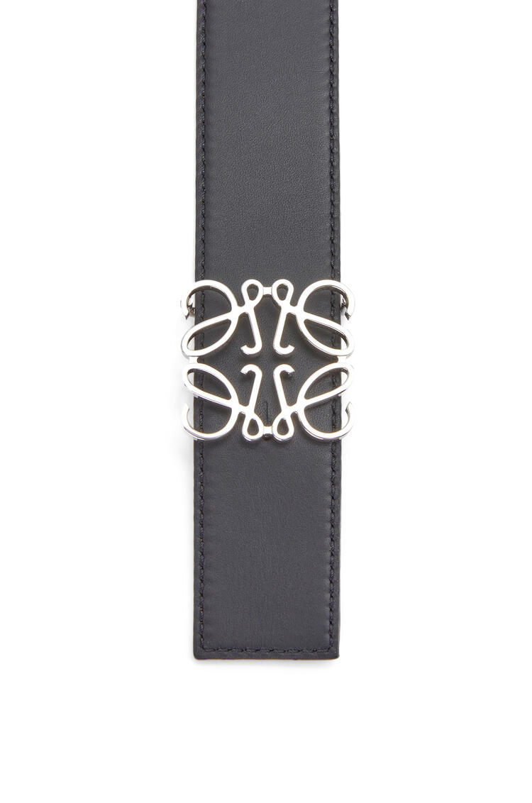 LOEWE Cinturón en piel de ternera graneada con anagrama y acabado de latón Bronceado/Negro/Paladio