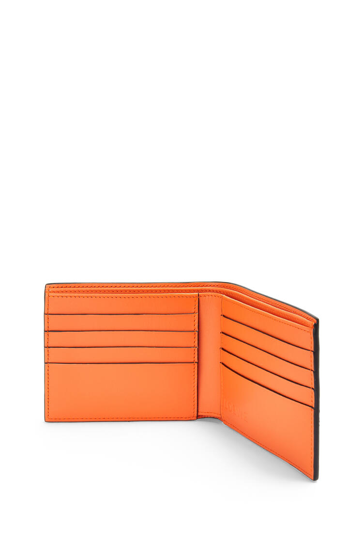 LOEWE Signature bifold wallet in calfskin Khaki Green/Orange pdp_rd