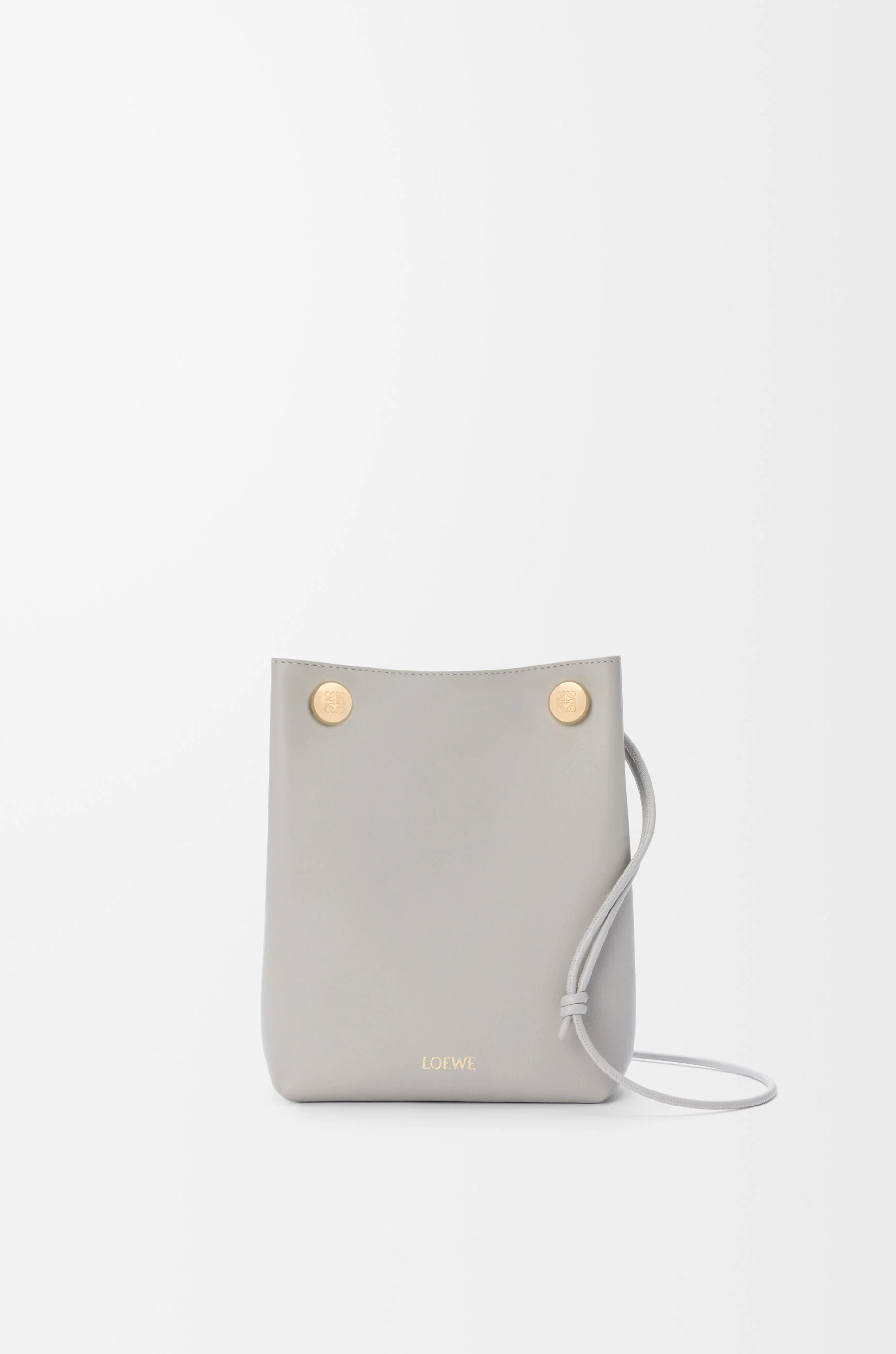 すぐお届け・送料込【LOEWE】ぺブル ポーチ（スムースカーフ） ぺブル ポーチ（スムースカーフ） グリーン - LOEWE