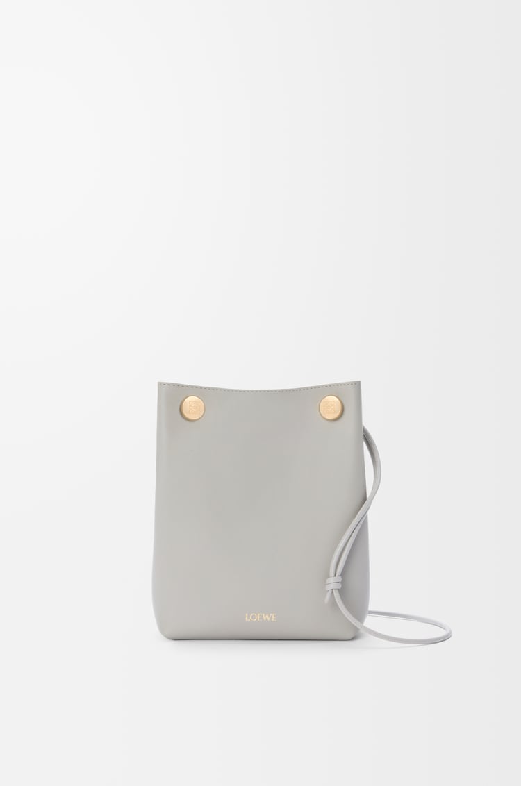 LOEWE 페블 파우치 - 스무스 카프스킨 쉘 그레이