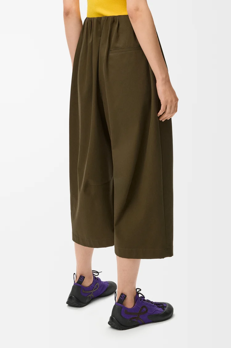 LOEWE 크롭 벨트 트라우저 - 코튼 & 실크 카키 그린