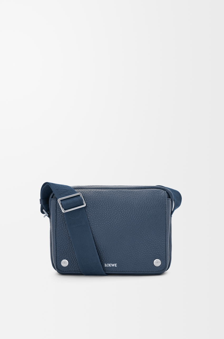 Medium Pebble messenger bag in supple grained calfskin