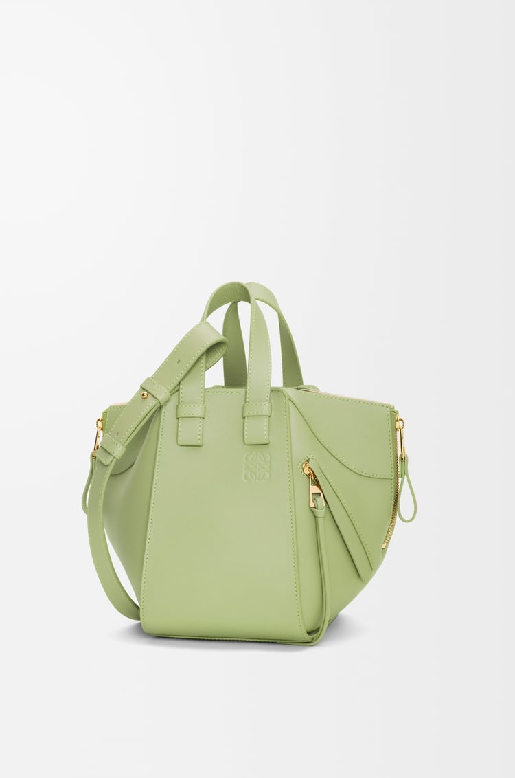 LOEWE ハンモックバッグ コンパクト（クラシックカーフ） ライトペアー
