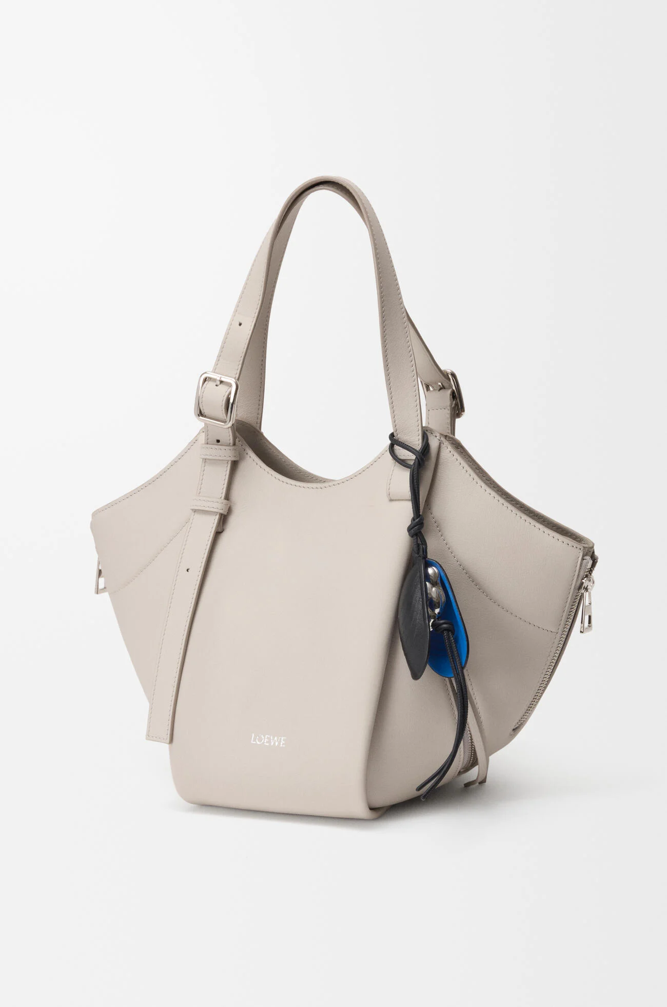 LOEWE シェル チャーム（レザー） ブラック