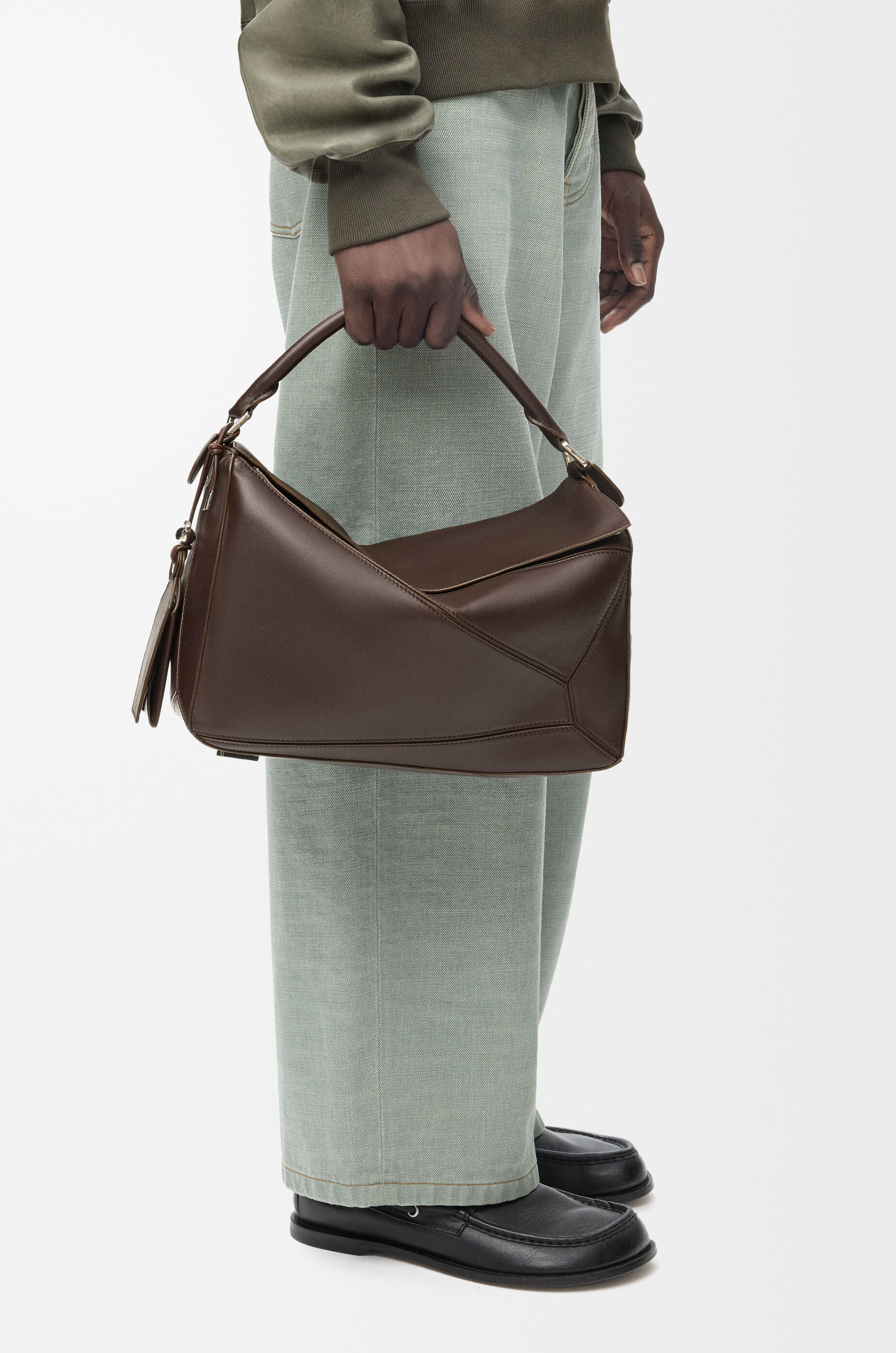 Large Featherlight Puzzle bag in nappa lambskin Brown - LOEWE