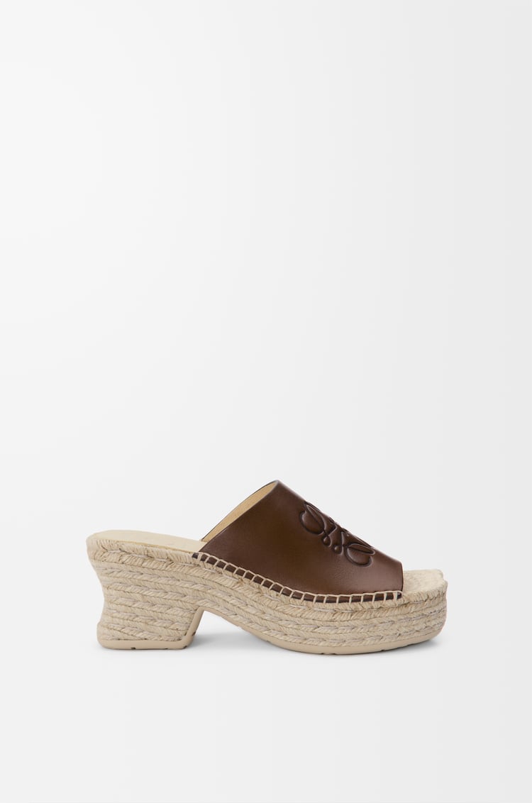 LOEWE Petal espadrille platform slide in vegetable-tanned calfskin Brown