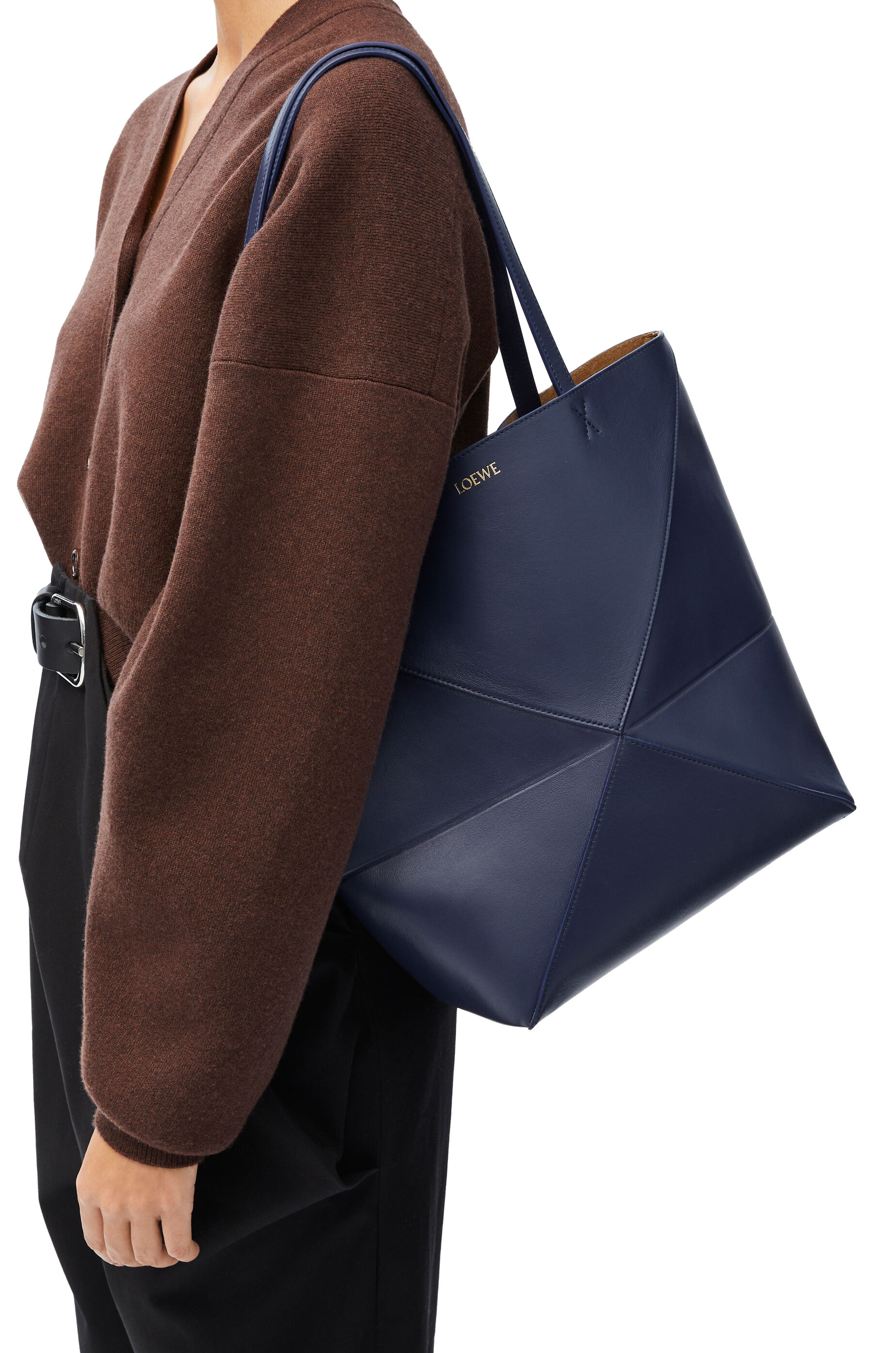 パズルフォルド トート ミディアム （シャイニーカーフ） アビスブルー - LOEWE