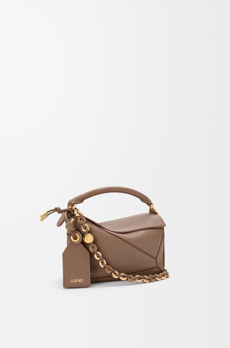 LOEWE 迷你納帕小羊皮 Featherlight Puzzle 包款 灰褐色