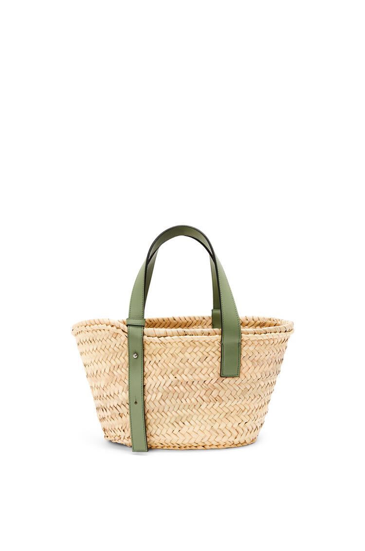 LOEWE Bolso tipo cesta pequeña en hoja de palma y piel de ternera Natural/Romero