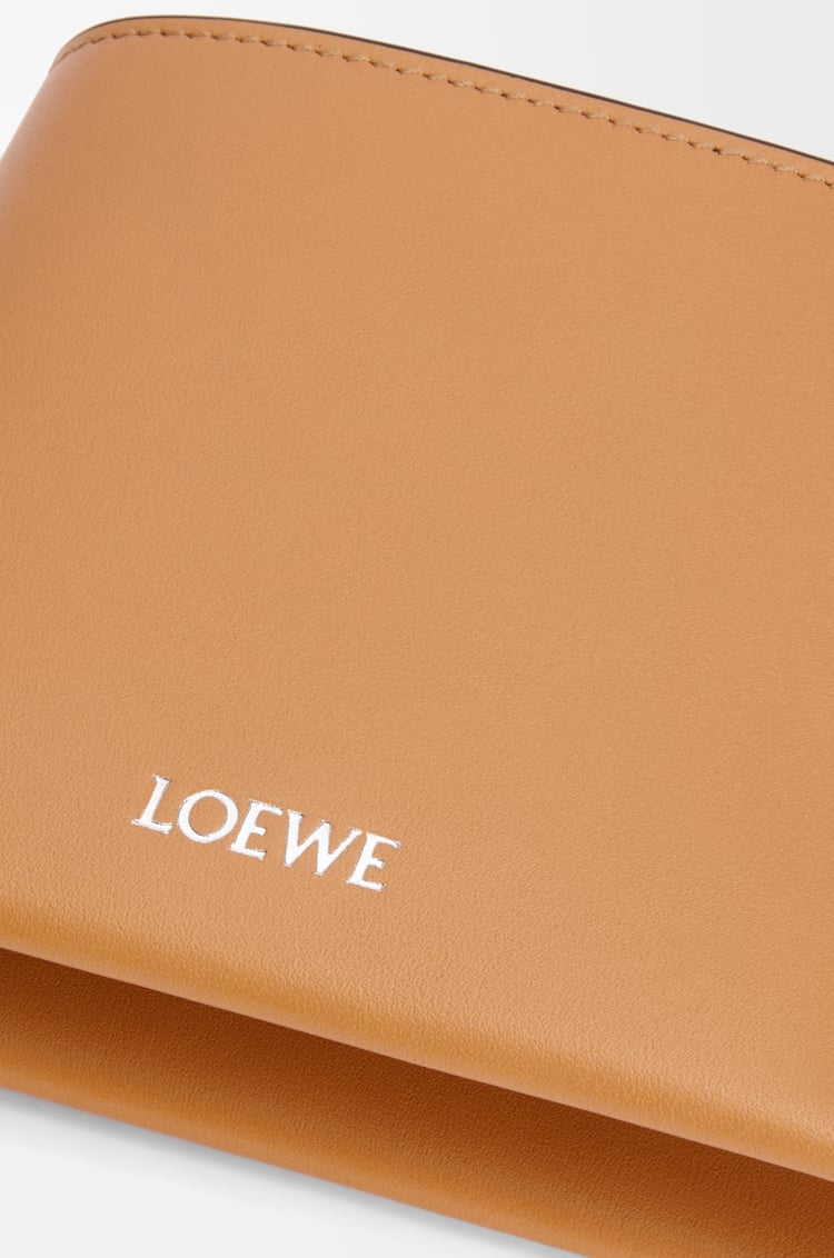 LOEWE Bifold wallet in shiny nappa calfskin Warm Desert/Black