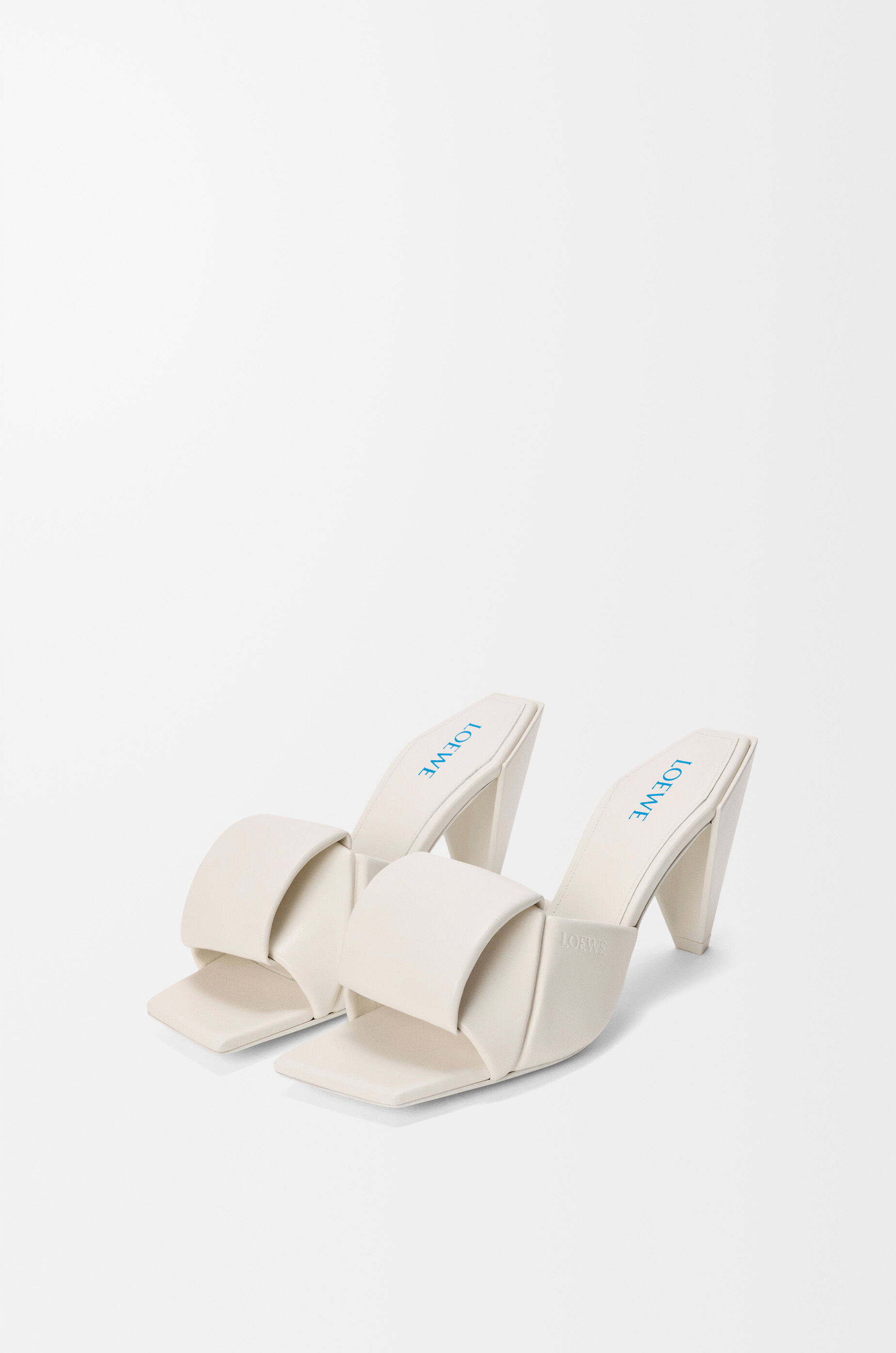 로에베 오리가미 슬라이드 (램스킨) L815465XBE-1100