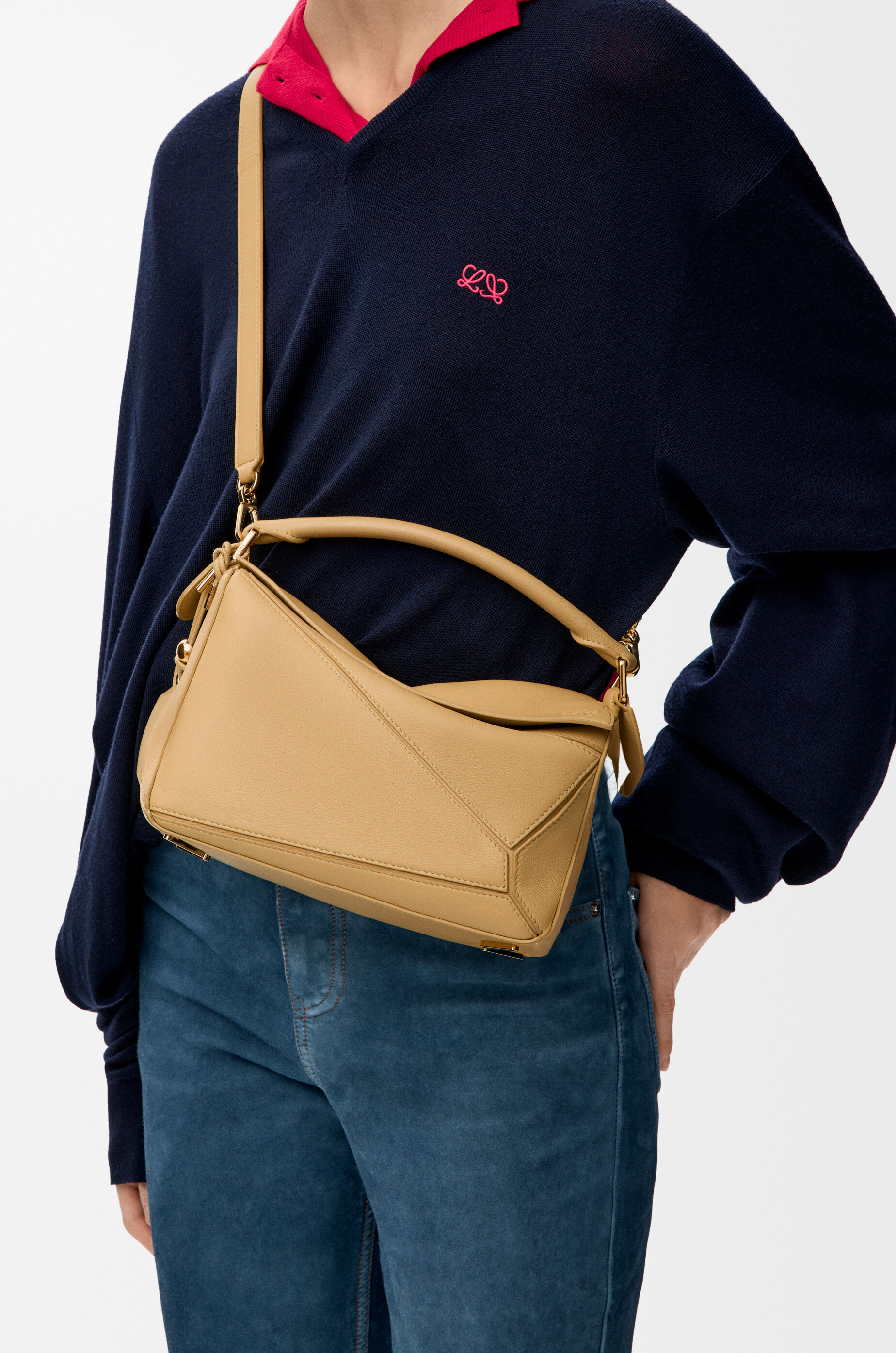 LOEWE フェザーライト パズルバッグ スモール（ナパラム） ダークバター