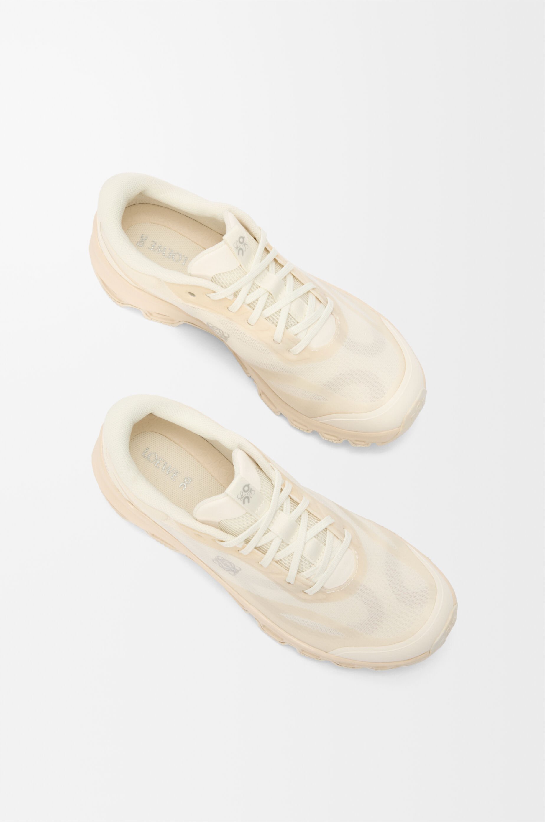 【LOEWE x On】 Cloudventure 2.0 ランニングシューズ Eggshell Women's Cloudventure LOEWE 2 | On Thailand