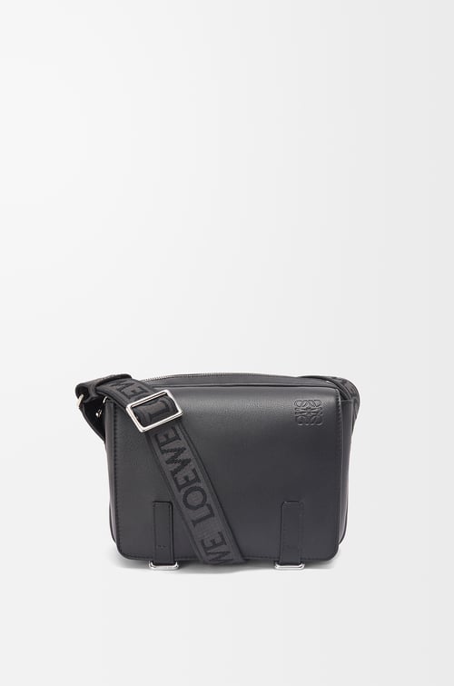 LOEWE Bolso Military Messenger XS en piel de ternera y jacquard Negro