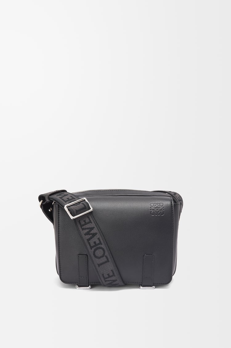 LOEWE Bolso Military Messenger XS en piel de ternera y jacquard Negro