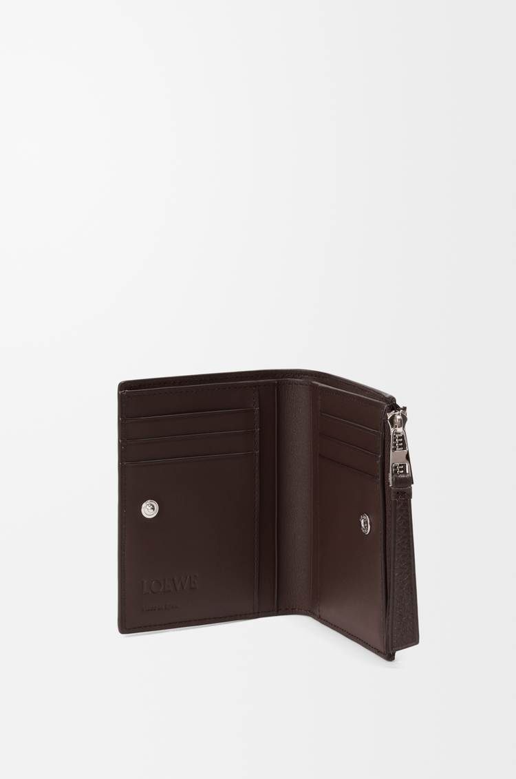LOEWE 柔軟粒面小牛皮 Puzzle 窄版短夾 巧克力色