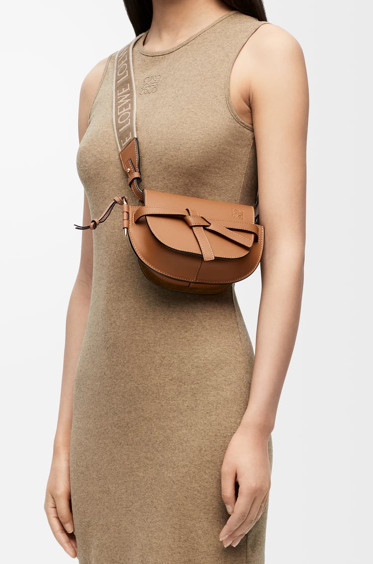 LOEWE ゲートデュアル バッグ ミニ（ソフトカーフ&ジャカード） タン
