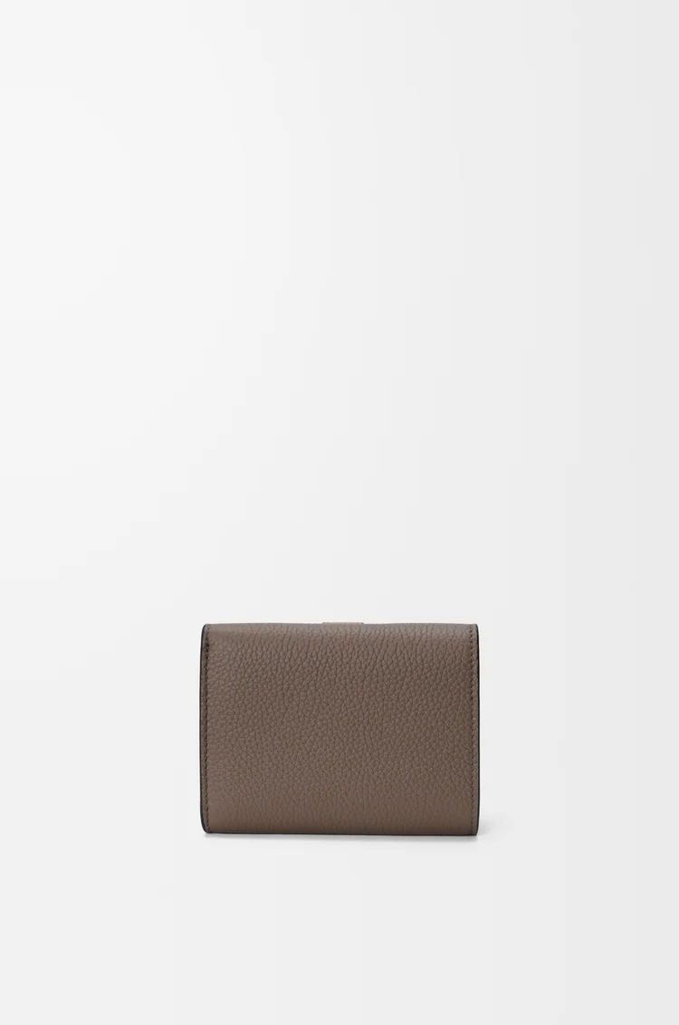 LOEWE トライフォールド ウォレット（ソフトグレインカーフ） トープ/ゴールド