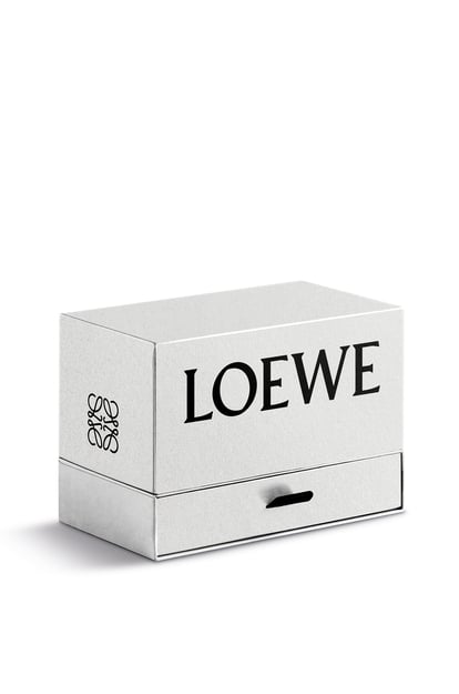 LOEWE Honeysuckle candle and oregano soap White plp_rd