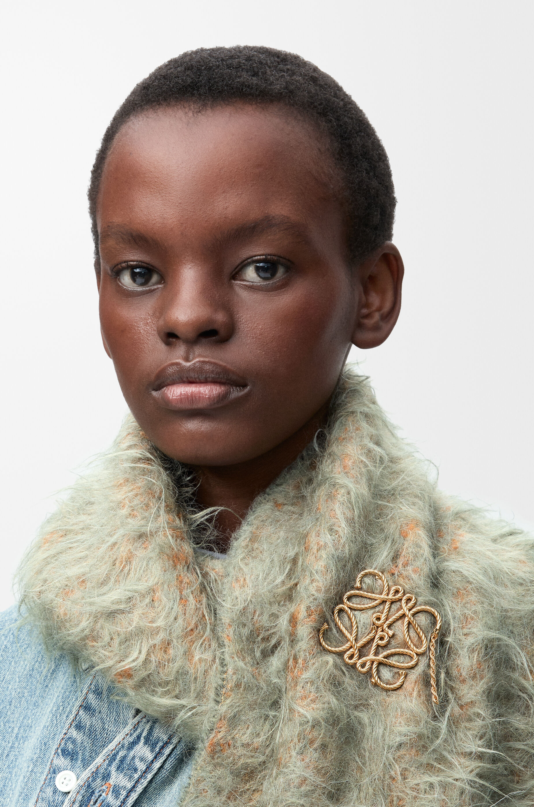 アナグラム ブローチ ゴールド - LOEWE