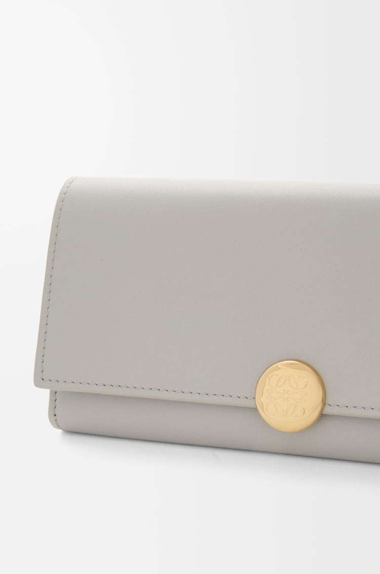 LOEWE Pebble continental wallet in shiny nappa calfskin Shell Grey