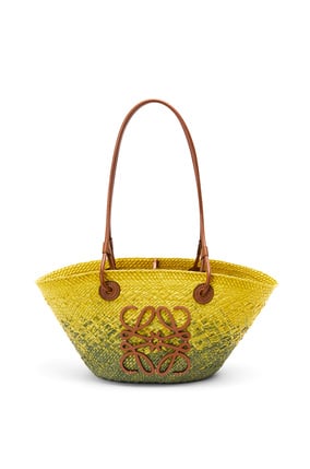 LOEWE Bolso Anagram Basket pequeño en palma de iraca y piel de ternera Verde Kaki/Amarillo plp_rd