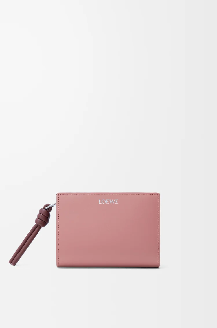 LOEWE Knot compact wallet in shiny nappa calfskin Blush/Mahogany