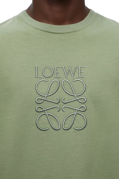 LOEWE Regular fit T-shirt in cotton 純卡其綠 plp_rd