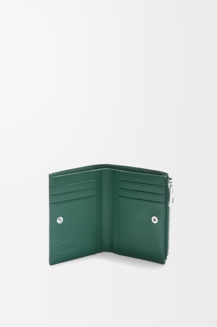 LOEWE Slim compact wallet in deerskin Evergreen