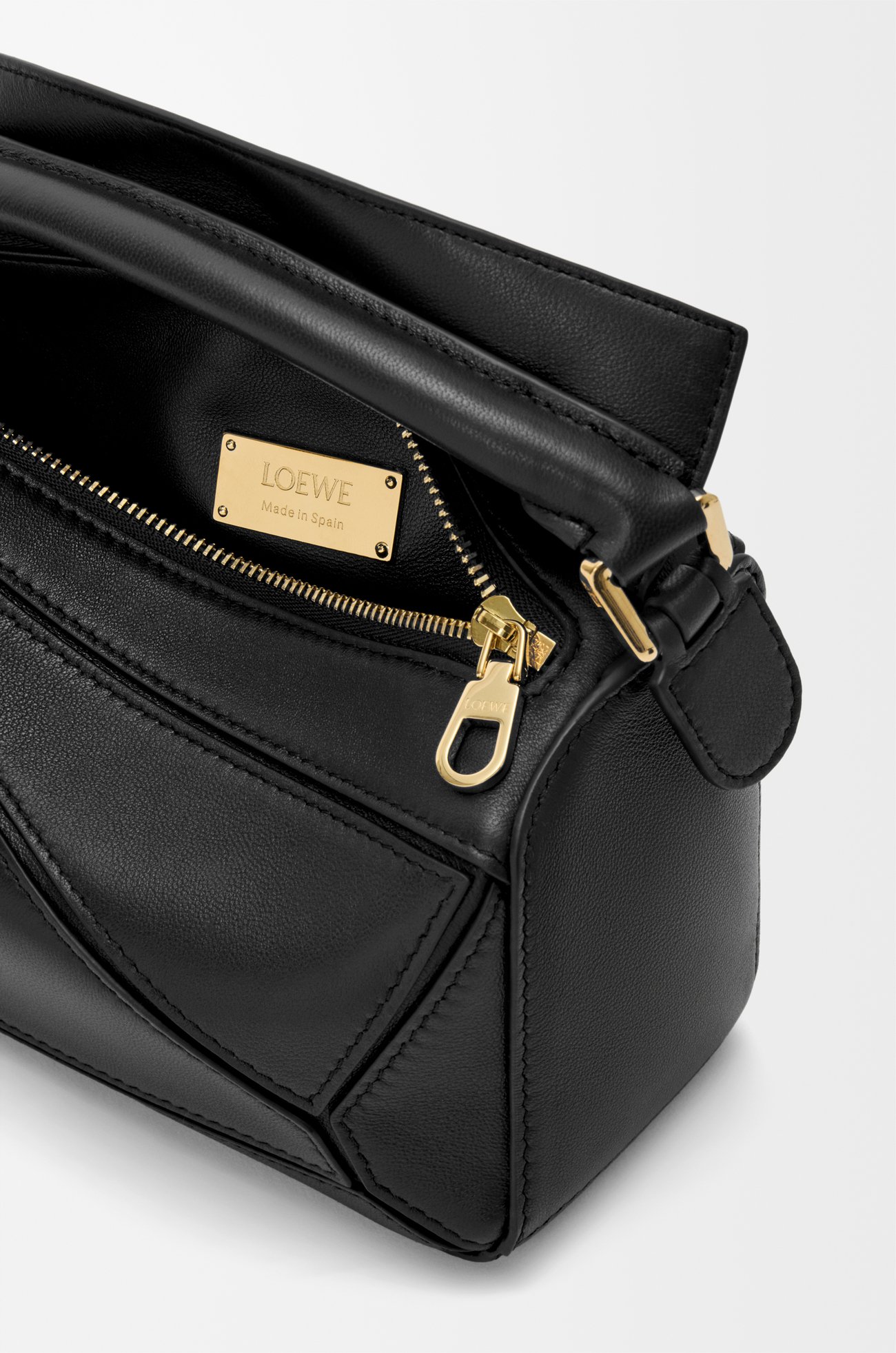 LOEWE Mini sac Featherlight Puzzle en cuir d'agneau nappa Noir
