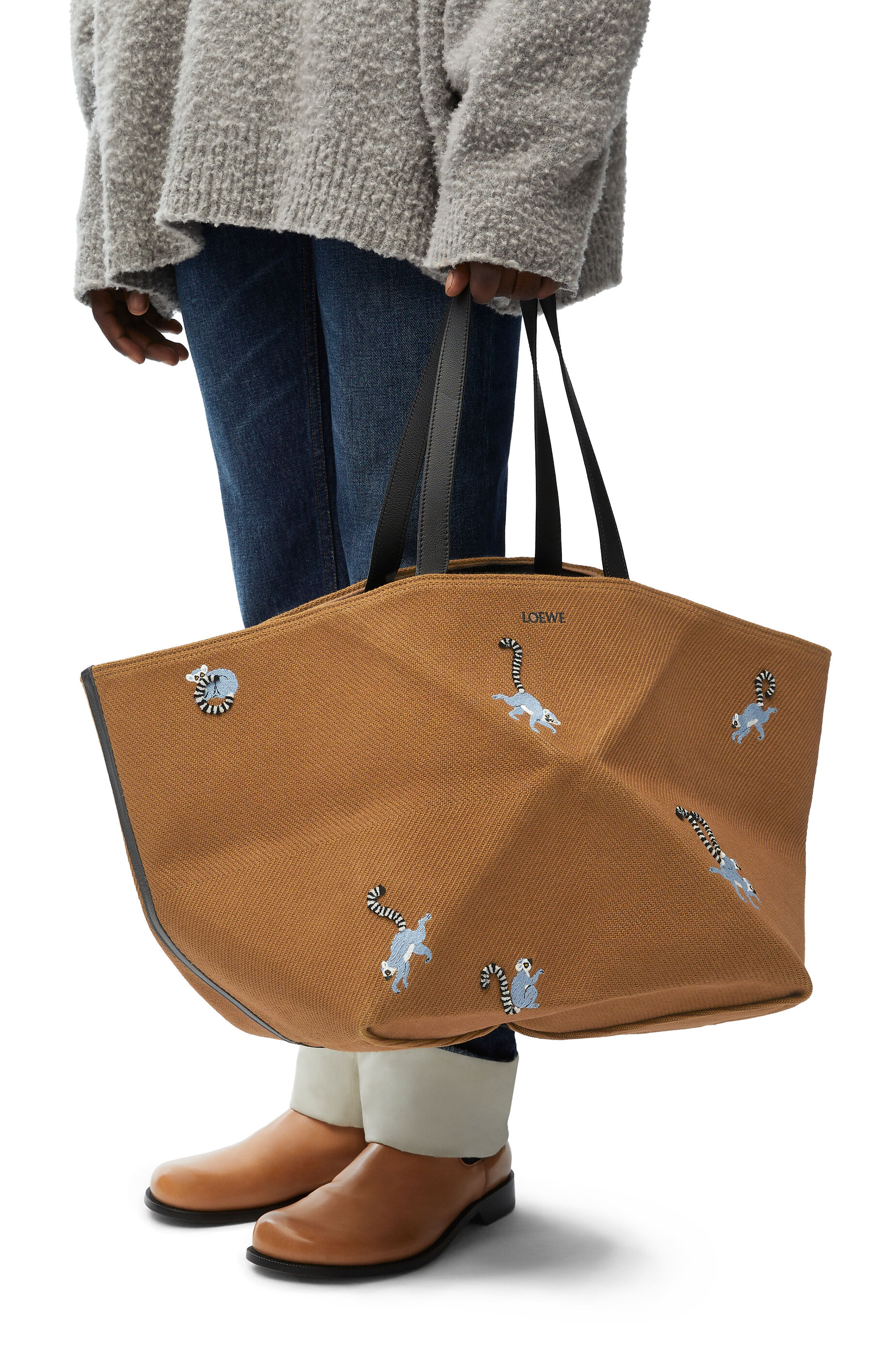 Lemur XL Puzzle Fold Tote in jacquard Oak LOEWE