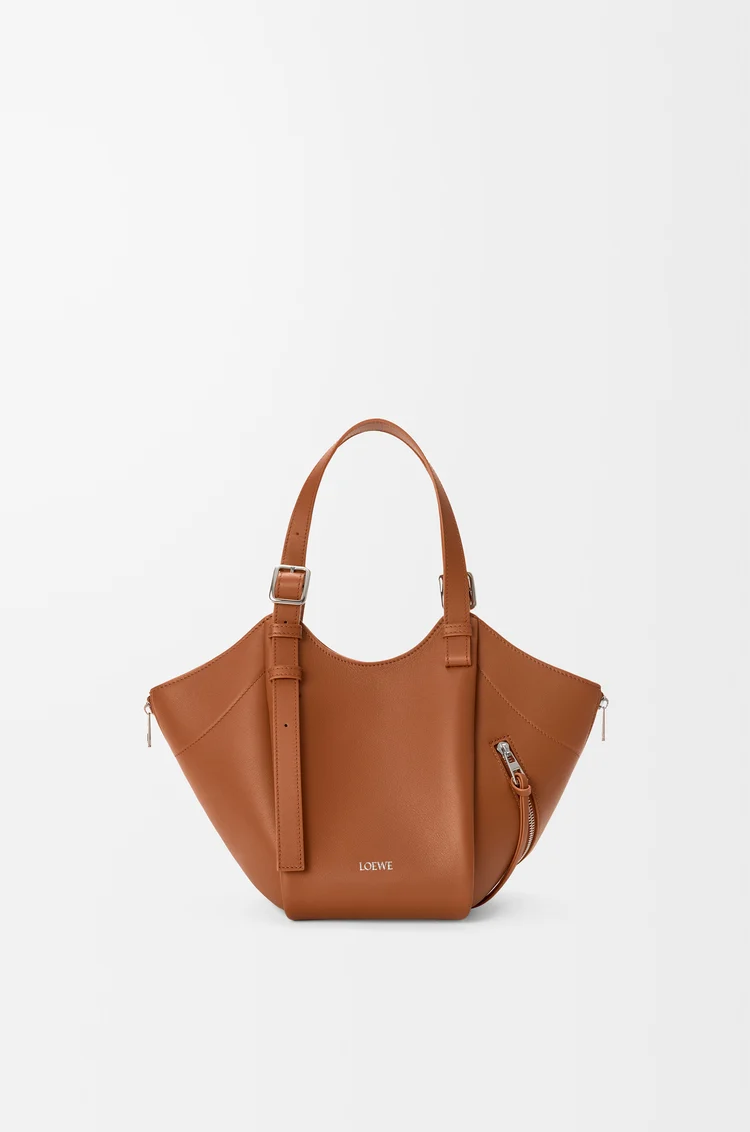 LOEWE ハンモック フリップ バッグ（クラシックカーフ） スクワラルブラウン