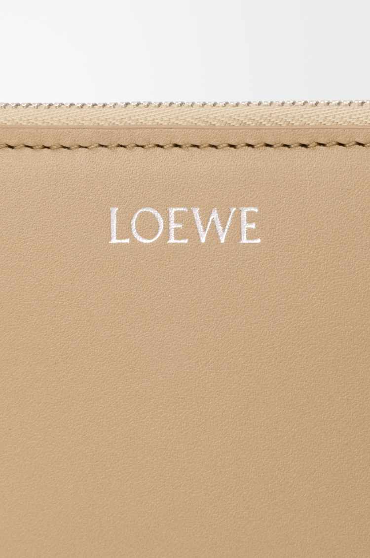 LOEWE ジップ コインパース（シャイニーナパカーフ） ベージュ/レモン
