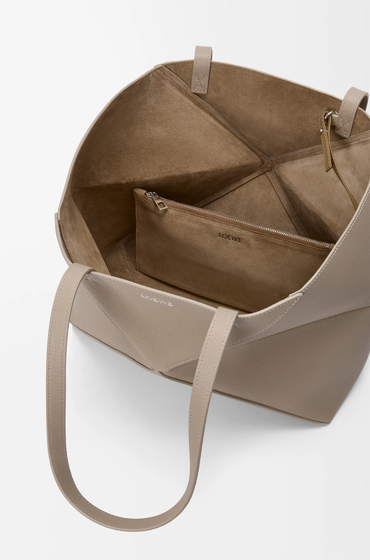 LOEWE 中号柔软粒面牛皮革横版 Puzzle Fold 手袋 粘土色