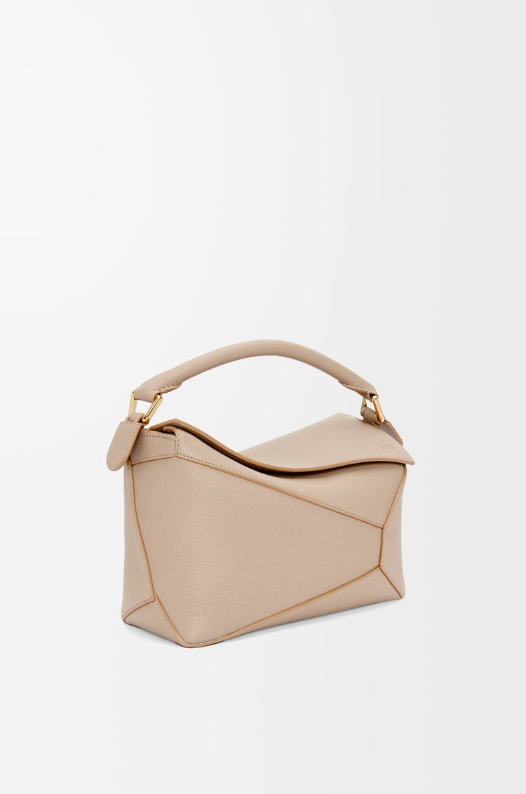 LOEWE Bolso Puzzle pequeño en piel de ternera Arena