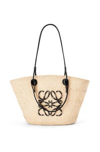 LOEWE Anagram Basket bag in iraca palm and calfskin 自然色/黑色