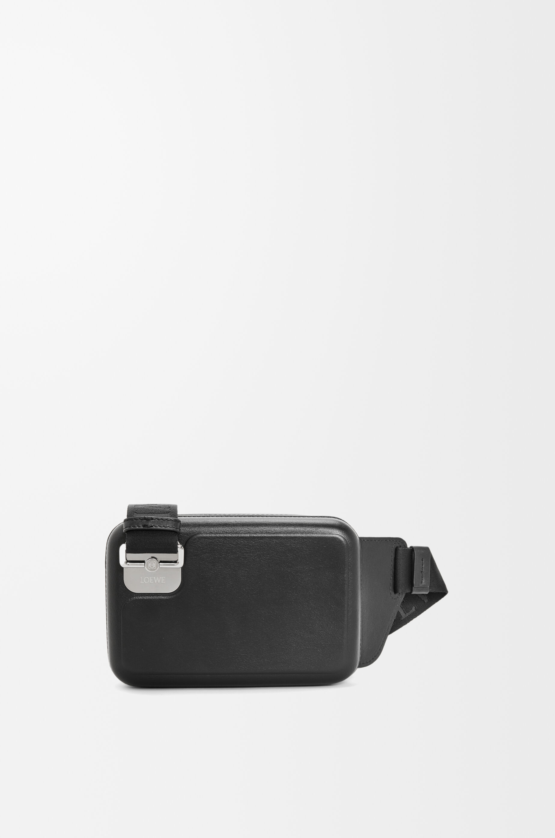 LOEWE ブラック ショルダーバッグ LOEWE ブラック ショルダーバッグ - メルカリ