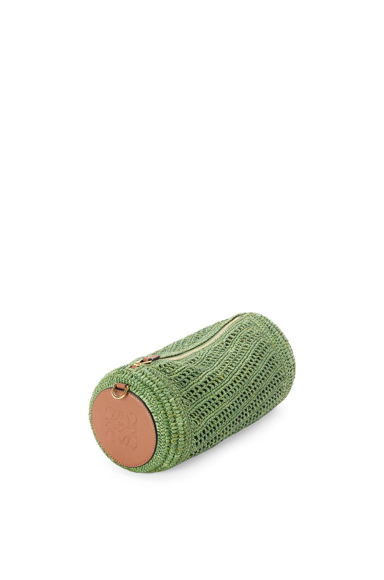 LOEWE Pouch en forma de pulsera en rafia y piel de ternera Verde/Bronceado pdp_rd