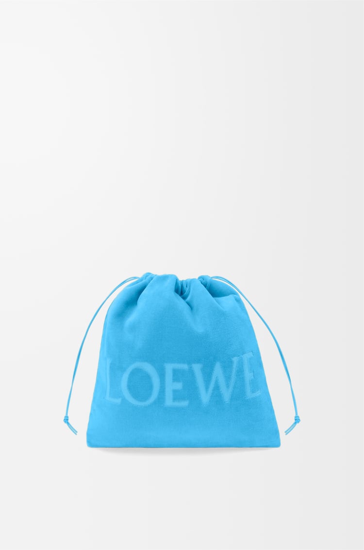 LOEWE ドローストリング ポーチ ミディアム（テリークロス） ライトブルー