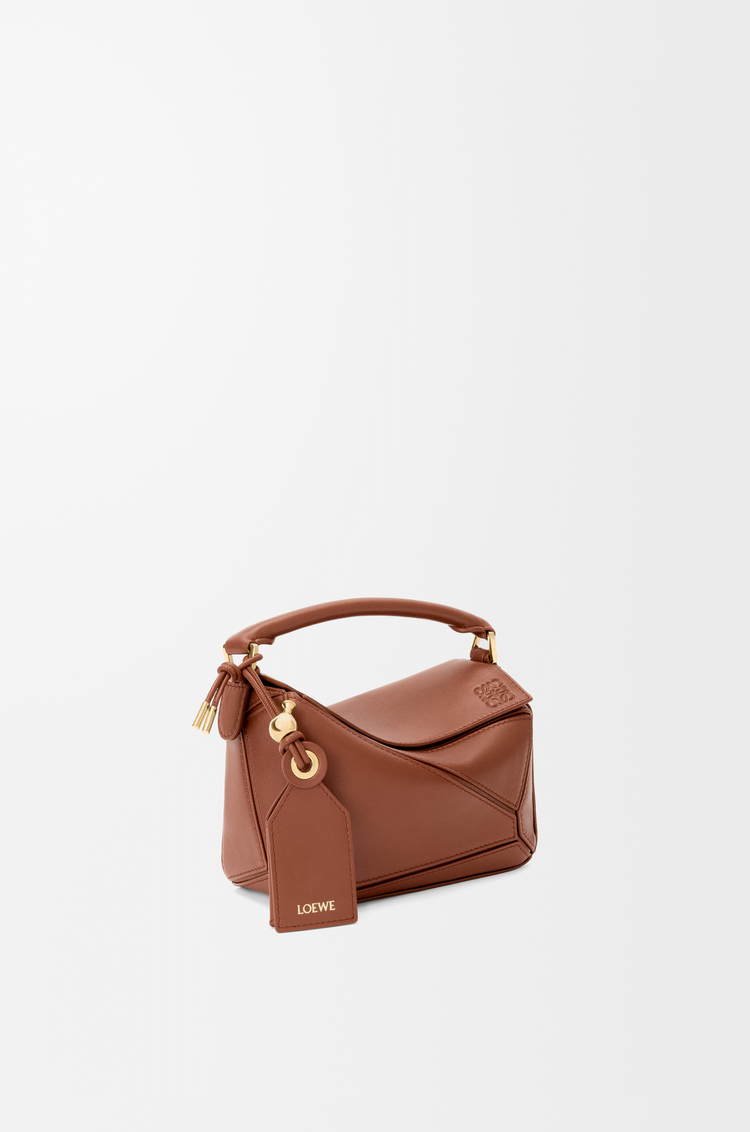 LOEWE フェザーライト パズルバッグ ミニ（ナパラム） ピーカン